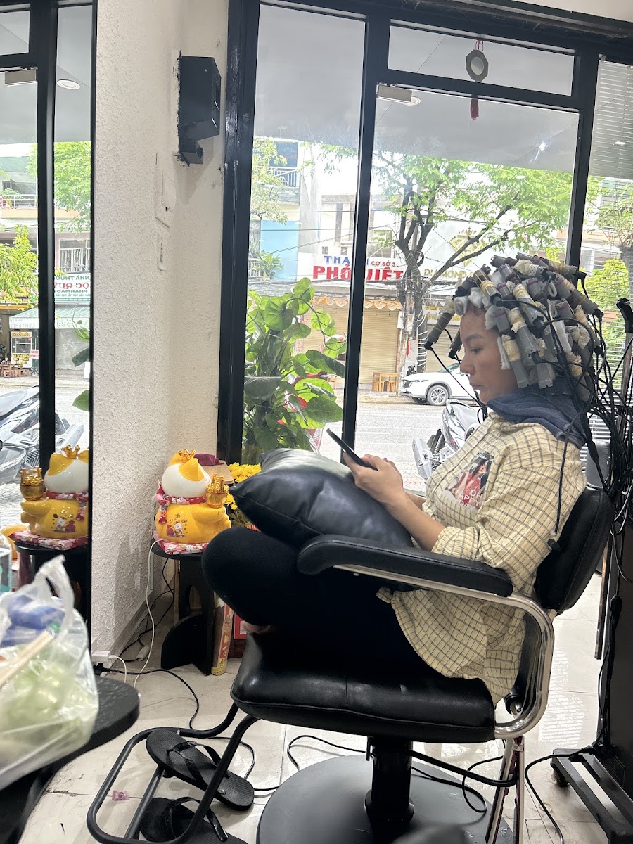 Glow Hair Studio