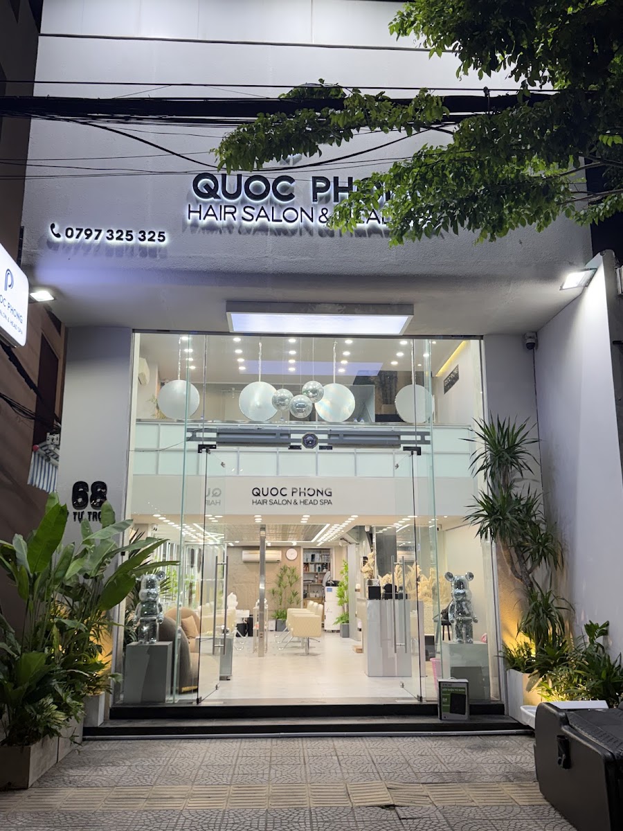 Salon Quốc Phong