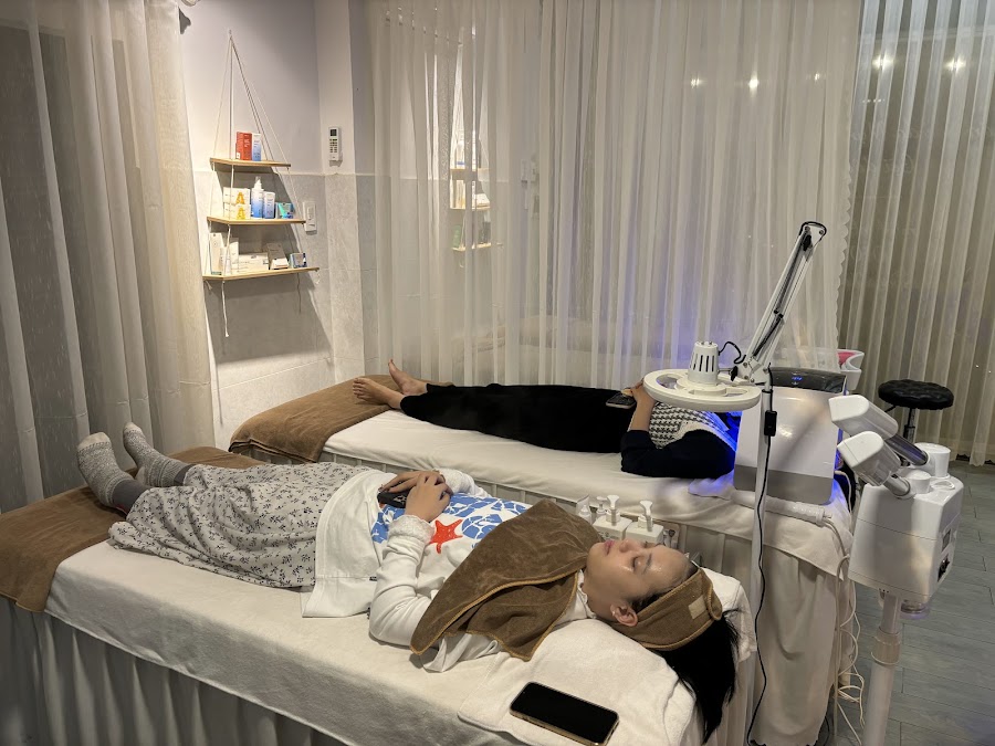 Xóm Spa Beauty - Chăm sóc Da- Nặn Mụn-Gội Đầu Thư Giãn- Triệt Lông Lạnh CNC