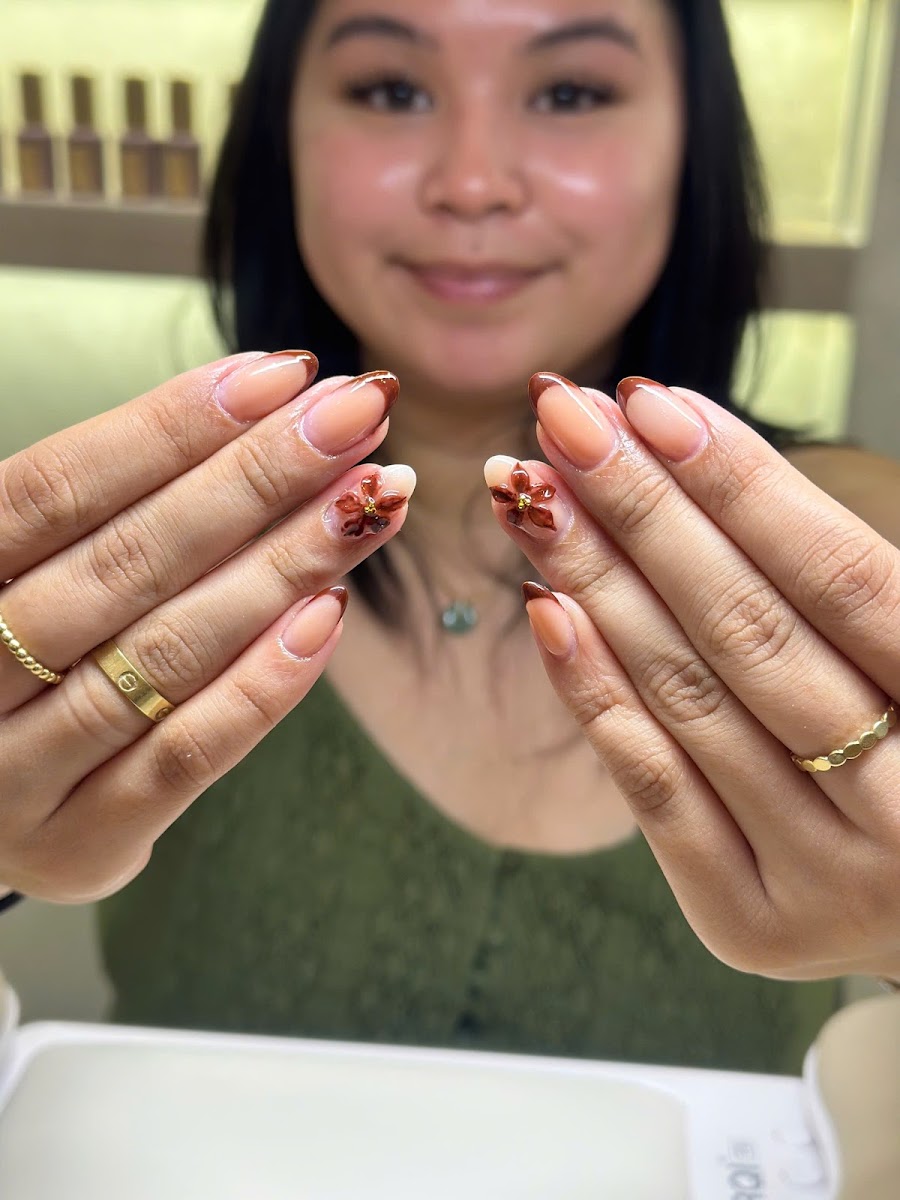 Reborn Nails & Retreat