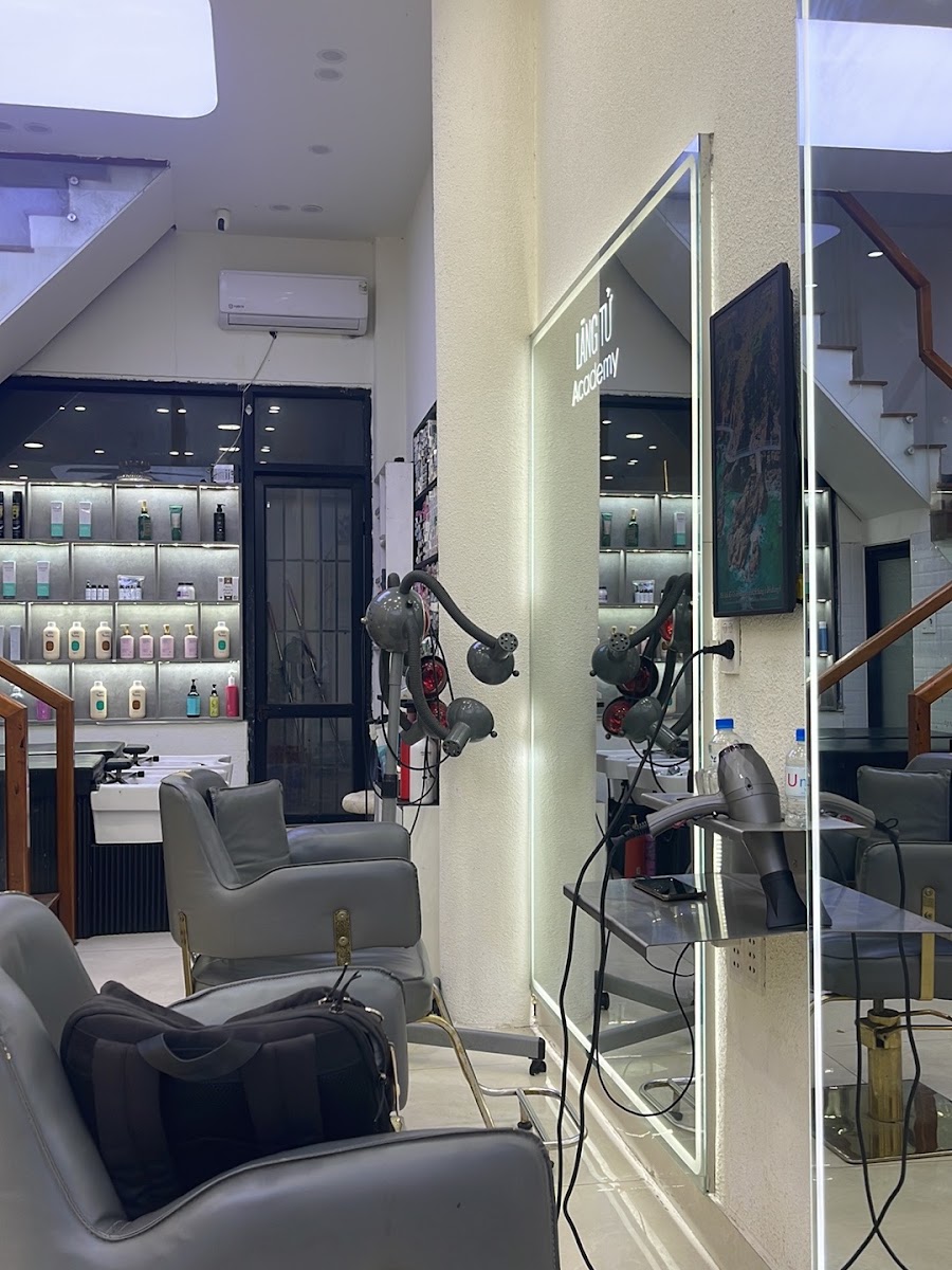 Lang Tu Salon
