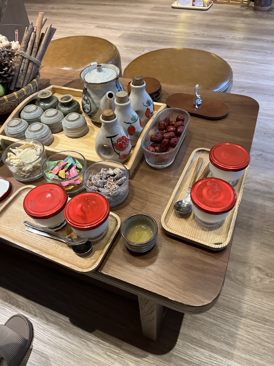 Me Spa - Massage, Facial, Shampoo