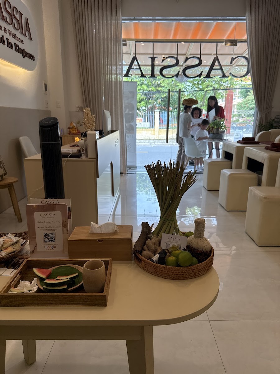 CASSIA Spa & Wellness - Massage, Shampoo and Facial