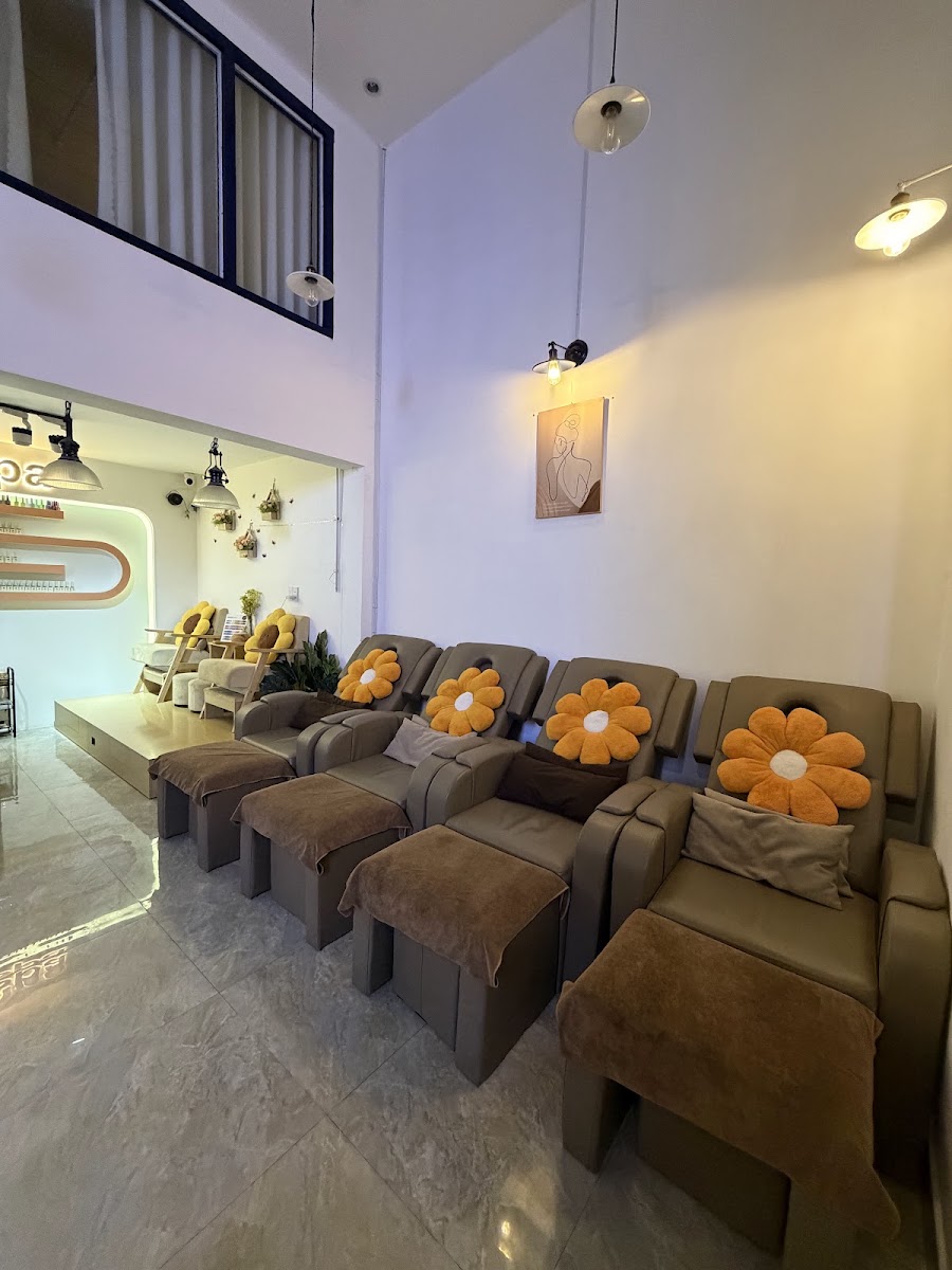 Yuri Hair Spa & Massage