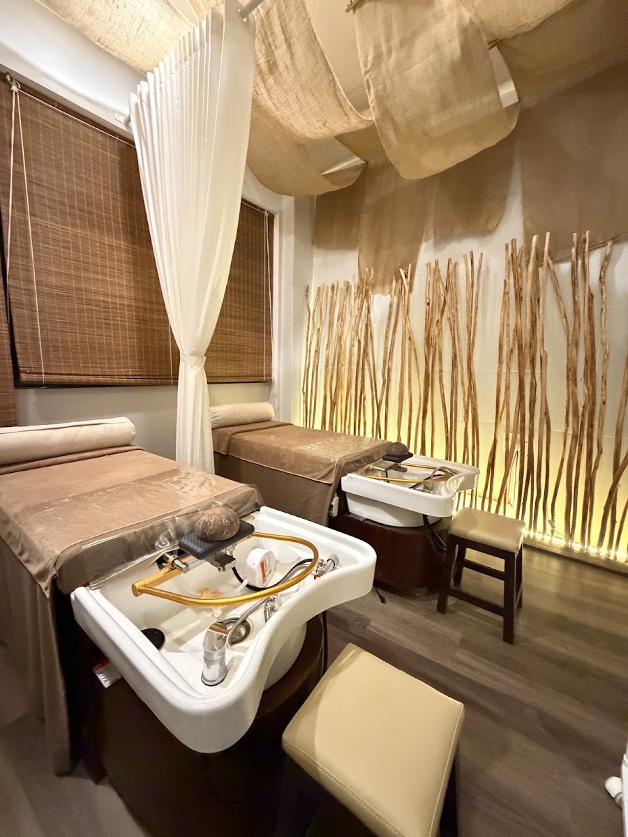 Aya Healing Spa ( Herbal head - Massage Body )