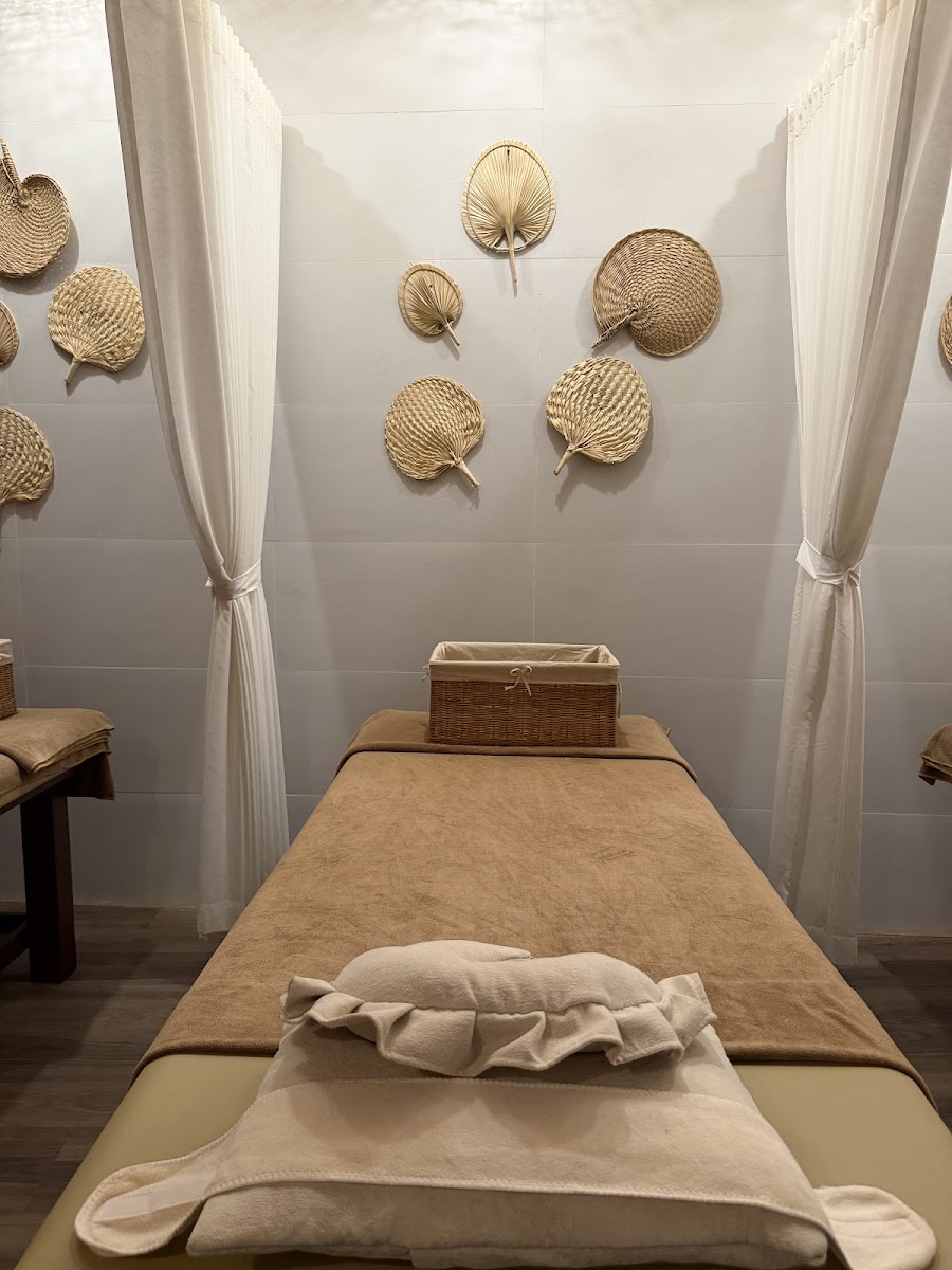 Aya Healing Spa ( Herbal head - Massage Body )